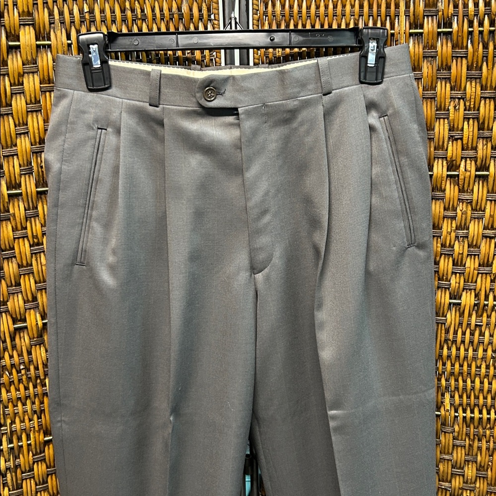 9932 Men's Gray Suit Dillards Size 39R Coat 32 Pants Yves Saint Laurent - Picture 12 of 15